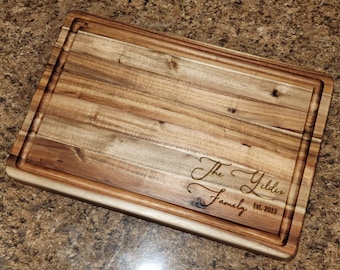 Personalizowana deska do krojenia z akacji: grawerowany prezent (18x12)