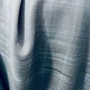 Tejidos de diseño para trajes de hombre de lana Super 220 de alta calidad, ideales para faldas, pantalones y mucho más, fabricados en Italia.