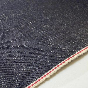 Tela vaquera japonesa reciclada de 12 onzas y 36 pulgadas, ideal para chaquetas, pantalones, vestidos, bolsos, zapatos y mucho más. Fabricada en Italia.