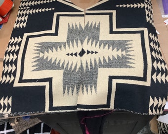 Lana de indios americanos aztecas Navajo por corte por libra, ideal para bolsos, fundas de almohadas y mucho más. Fabricada en Italia.