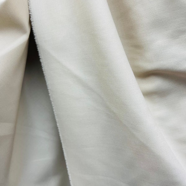 Cream ivory  Supper 220 100% wool cashmere designer fabrics great for suit dress jacket pants skirt and much more made in Italy