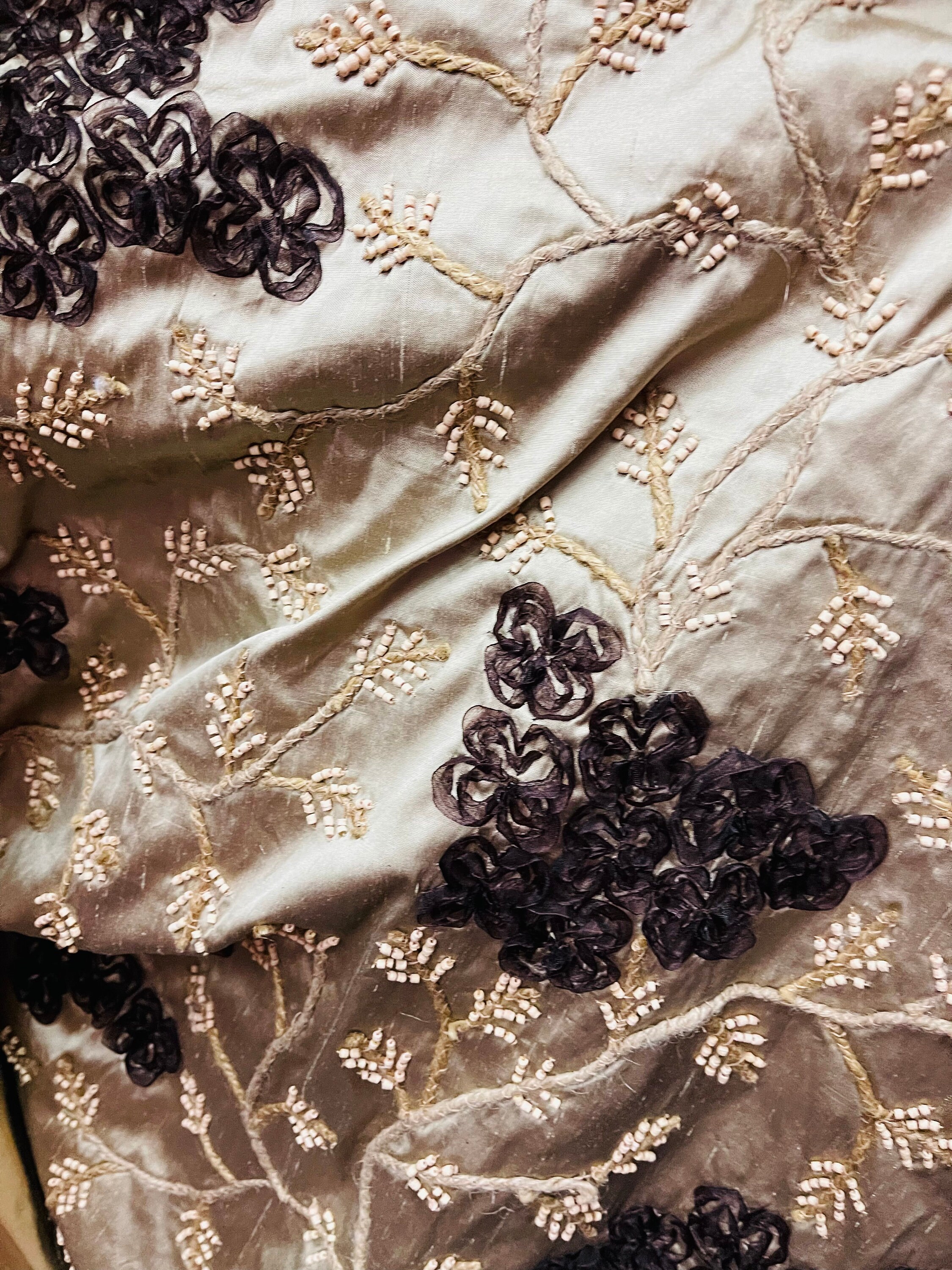 Designer 100% silk hand made embroidery shantung great fabrics for table cover curtains fabrics silk caftan and much more made in India
