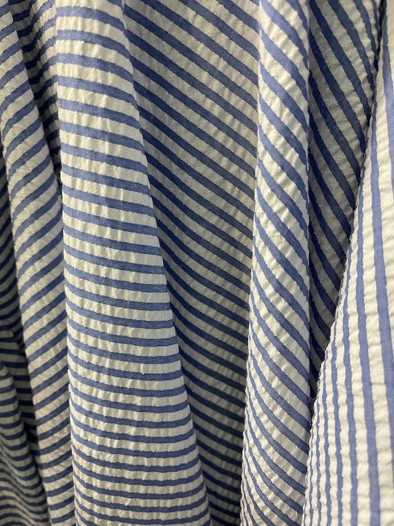 Marineblau gestreifter Seersucker-Stoff: Poly-Baumwollmischung