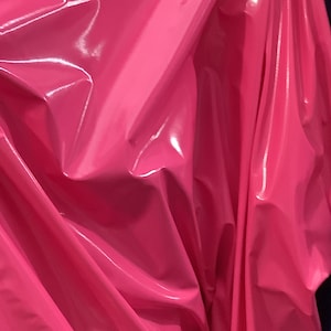 Vinilo brillante de zorro rosa intenso, elástico, spandex y PVC, fabricado en Italia