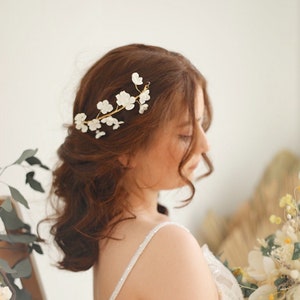 Wedding Hair Clip, Bridal Hair Clip, Pearl & Floral Bridal Clip, Floral Bridal crown, Pearl Wedding Clip, Bride Crystal hair pin ,hair comb,