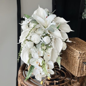 Kaskadowy bukiet Calla, Orchidea, Peonia, Bukiet ślubny, Jedwabny bukiet ślubny, Kaskadowy bukiet ślubny, Kaskadowy bukiet orchidei, Kalia