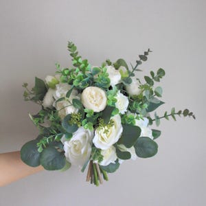 Off White & greenery bouquet, Wedding bouquet,bridal bouquet,bridesmaids bouquet,Rose bouquet, wedding accessories, corsages, boutonnières