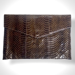 Cartera de mano vintage con forma de sobre, de piel de serpiente marrón, de piel auténtica, de 30 x 20 cm
