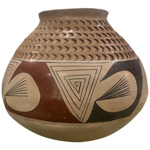 Mata Ortiz Pottery by Gloria Hernandez Signed Mexican Pottery