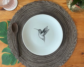 Hummingbird in Flight Plate - The BirdLife Collection