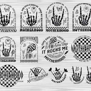 Puede incluir: Un conjunto de 10 diseños gráficos en blanco y negro con el texto "Motherhood" y varias ilustraciones con temática de rock and roll, incluyendo una mano de esqueleto haciendo el signo de rock and roll, una calavera con un pañuelo y un patrón a cuadros.