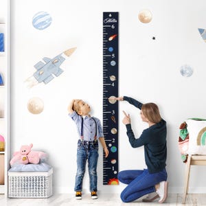 Gestickte Messlatte für das Sonnensystem, personalisierte Messlatte aus Stoff für Kinder, Wandbehang für Kinder, Kinderzimmer und Kinderzimmer
