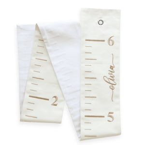 Gestickte Stoff Wachstumskarte, personalisierte Wachstumskarte, Baby Name Wachstumskarte, Familienname Wachstumskarte, Wandbehang Höhen Lineal