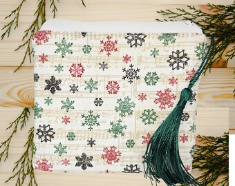 Christmas Inspired Zipper Pouch| Holiday| Silk Tassel| Coin Pouch| Earphones| Back to School Supplies| Makeup| Earphones|