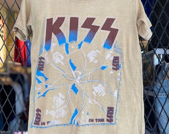 Vtg 70s Kiss On Tour Promo T shirt (Resize)