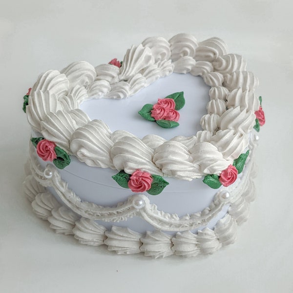 Vintage Cake Jewelry Box