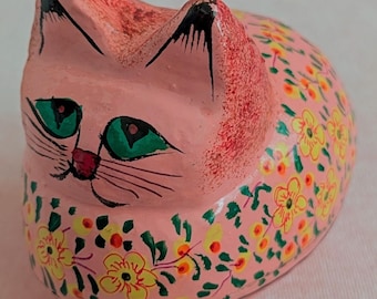 Caja de baratijas con forma de gato pintada a mano