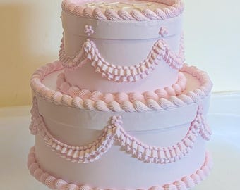 Gefälschte Kuchen-Geschenk-Box