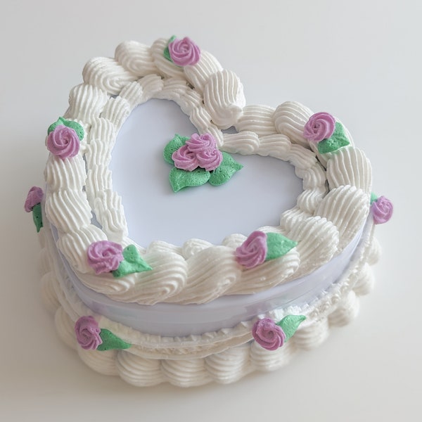 Simply sweet cake jewellery box