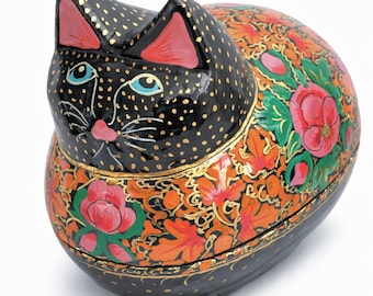 Caja de baratijas con forma de gato pintada a mano