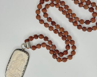 Rudraksha Hanuman handgeknoopte mala 6 mm | 108 Kraal | Gebedskralen | Gebedsketting | Meditatie| Mantra | Geluidsgenezing | Reiki-geïnfuseerd