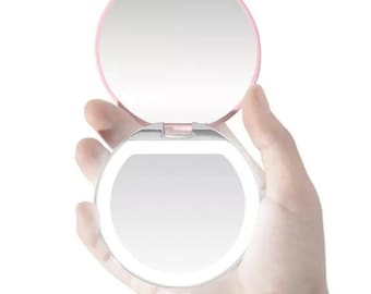 small makeup bolsa with mirror