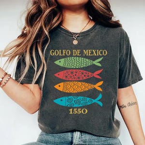 Camiseta del Golfo de México, camiseta de sardinas Golfo de México 1550, camiseta de vacaciones en México, Golfo de México, camiseta Forever Comfort Colors del Golfo de México