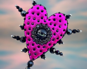 Broche de espiga de corazón de globo ocular extraño Joyería rara única Broche de ojos realista Avant garde Regalo inusual del día de las madres Traje de Academia Oscura