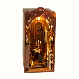 Biblioteca Mágica DIY Nook de Madera - Inserto de Estantería en Miniatura