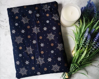 Snowflakes, Book Sleeve, xmas Book Sleeve, Book Pouch, Book Cosy, Book Protector, Padded Pouch Bookish Reading Gift, festive pattern, kindle