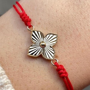 Dainty 14K Solid Gold Flower Bracelet: Minimalist Jewelry