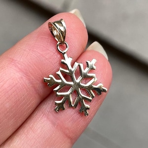 Snowflake Pendant 14K Solid Gold / Snowflake Charm Gift for Her / Snowflake Necklace / Fine Jewelry by Likya