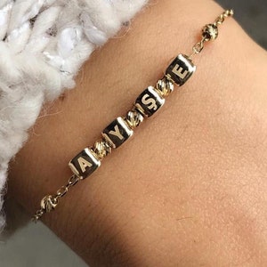 Pulsera personalizada de oro macizo de 14 quilates / Pulsera de cuentas cúbicas de 4 mm y 4 letras / Regalo para ella Pulsera personalizada / Regalo de San Valentín