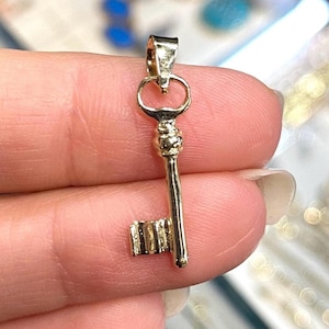 Key Necklace 14K Solid Gold 2.5cm Key Pendant