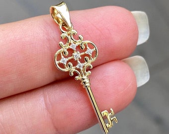 Key Pendant 14K Solid Gold. 3.5cm Key Pendant. Girl Necklace. Everyday Jewelry.Gold Letter Necklace. Gift for Her.