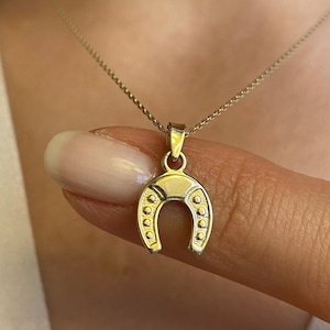 Horseshoe Necklace 14K Solid Gold / Horseshoe Pendant / Good Luck Jewelry / Gift for Her / Protection Necklace / Valentine Day Gift