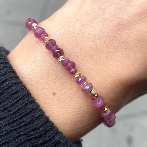 Echte robijnrode edelsteen 14k massief gouden kralenarmband (2,5 mm)