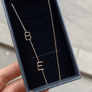 Collar personalizado de oro macizo de 14 quilates / Collar de 2 letras de 10 mm / Collar de protección / Regalo para ella / Collar personalizado / Regalo de aniversario