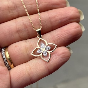 Blume Anhänger 14K Solid Gold. Gold Blumen Anhänger. Botanischer Anhänger. Echte Goldblumen-Halskette. Schmuck für Frauen. Blume Charm