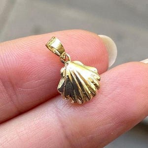 14K Solid Gold Sea Shell Pendant Marine Jewelry - Birthday Gift