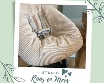 Luxuriöser, gerippter Neugeborenenbezug für den Stokke Tripp Trapp© Hochstuhl – robust und weich – ecru/beige – gerippter Stoff
