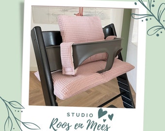 Ensemble de coussins en tissu gaufré de luxe pour chaise haute Stokke Tripp Trapp© - tissu gaufré vieux rose clair - housse stokke/ sitzkisses/ coussin