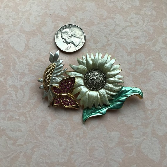 Vintage sunflower brooch with butterfly enamel and rh… Gem