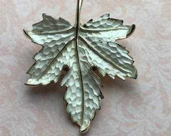 Maple leaf enamel brooch Vintage fashion jewelry Fashion brooch 1960s jewel Mother’s Day gift for her