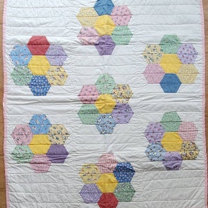 Vintage-Look Hexagons Baby Quilt