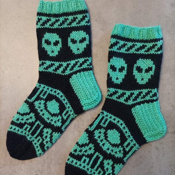 Extraterrestrial Life - Socks | Knitting Pattern