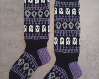 Ghostly Coffins - Socks | Knitting Pattern