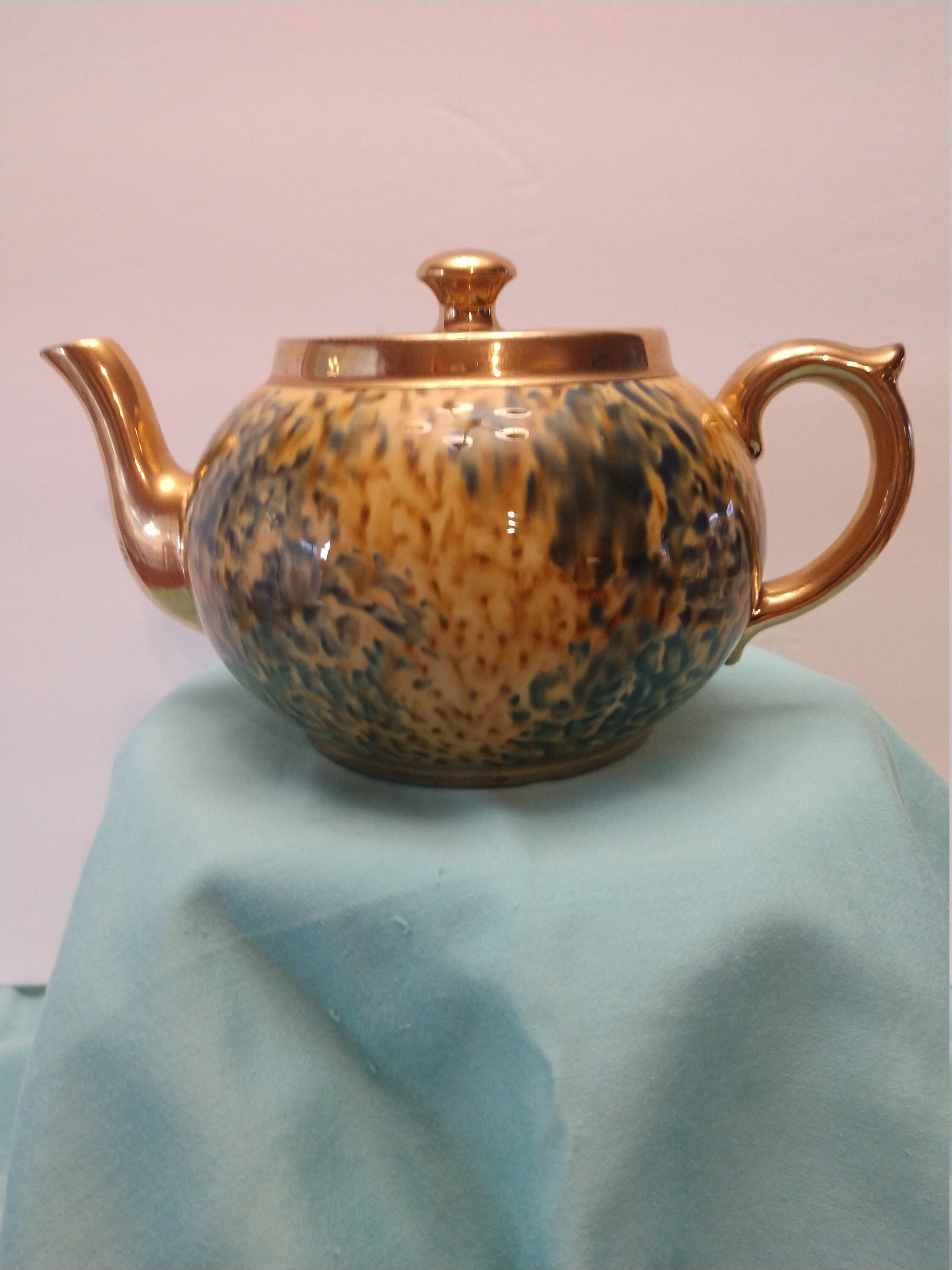 Gibson Teapot for sale Only 2 left at 70