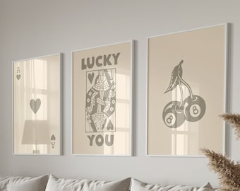 Póster de arte de pared retro moderno "Lucky You", impresión estética de moda, arte de pared de la Reina de Corazones, impresión de la carta As, póster funky de la Reina de moda en gris.