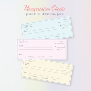Peut inclure: Trois chèques de manifestation imprimables avec un fond bleu clair, rose et beige. Chaque chèque a un espace pour la date, le montant et le bénéficiaire. Les chèques sont étiquetés "Banque de l'Univers" et portent les mots "Dollars", "Euros" et "Livres" imprimés dessus.